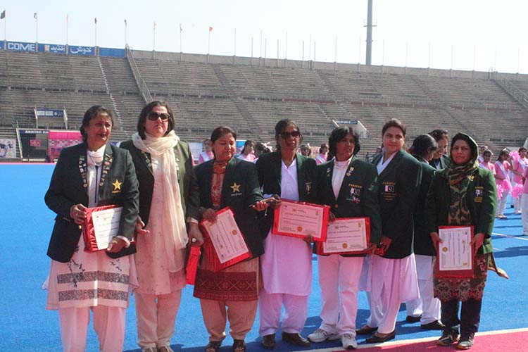 Some of former hockey stalwarts given Life Time Acheivement awards