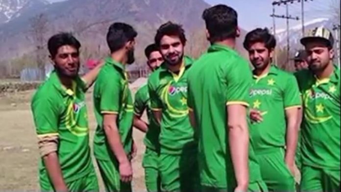 Kashmiris clad in Pakistan jerseys Kashmiris clad in Pakistan jerseys