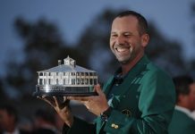 Masters Golf Cup 2017: Sergio Garcia wins the title Sergio Garcia with winning trophy