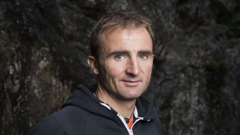 Ueli an eminent climber dies while climbing Everest