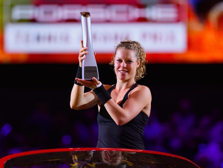 Stuttgart Open 2017:  Laura Siegemund lift the trophy defeating Mladenovic