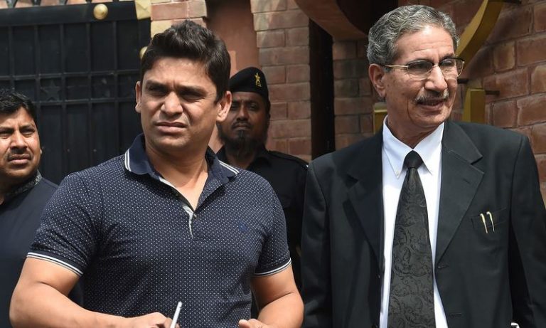 PCB Spot Fixing Case: “Bat Grips” of Khalid Latif provides evidence