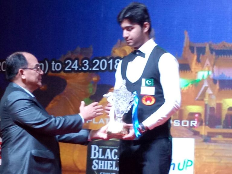 Haris Tahir receiving the Silver Medal