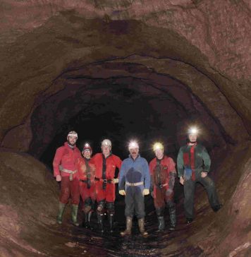 Caving: Pak-UK Friendship Silver Jubilee; Hayatullah Presented Legend Award Caving