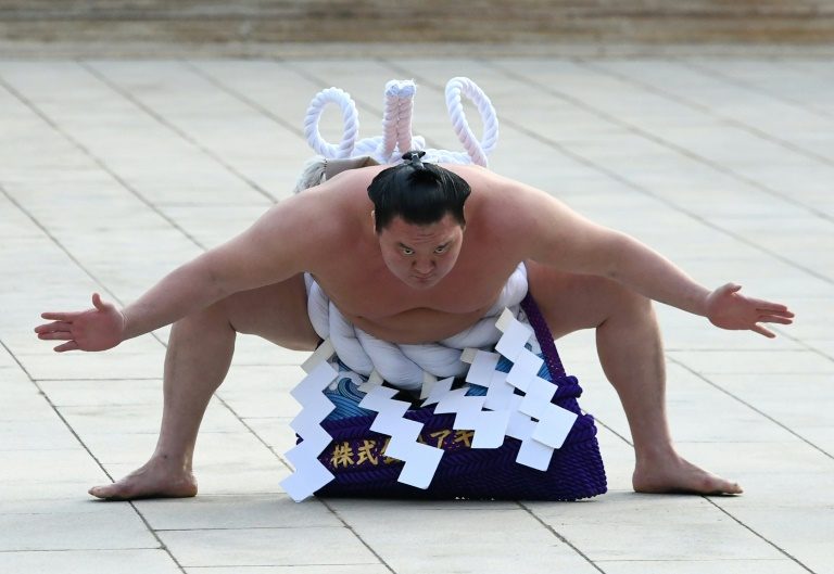 Sumo Wrestling: Mongolian Grand Champ Slapped For A Clap; Dressed Down For ‘3 Cheers’