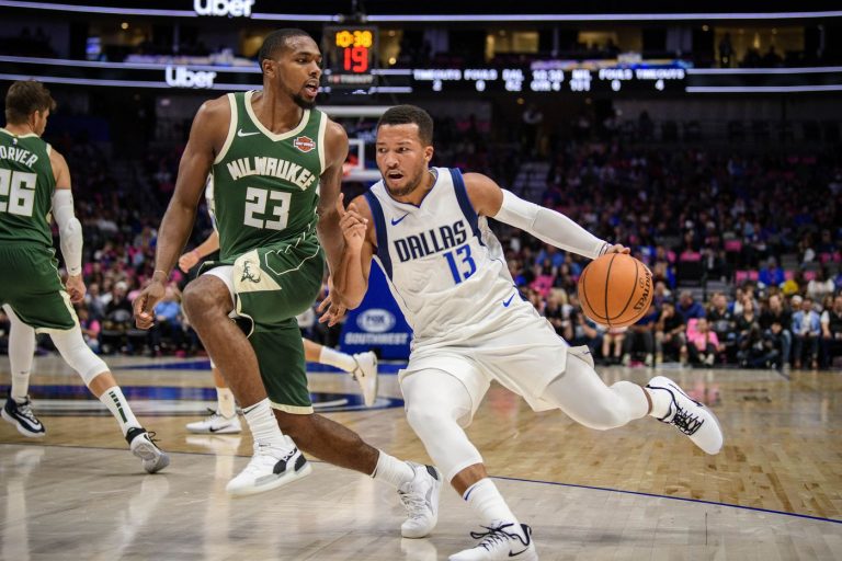 Basketball USA: Mavs Halt Bucks Winning Streak