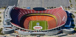 American Football National League: Spectators Allowed In Kansas City Stadium