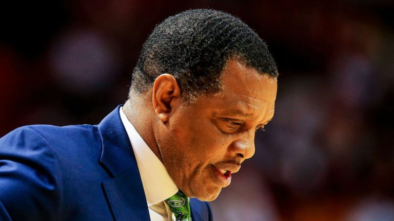 Basketball NBA: Pelicans Coach Gentry Sacked