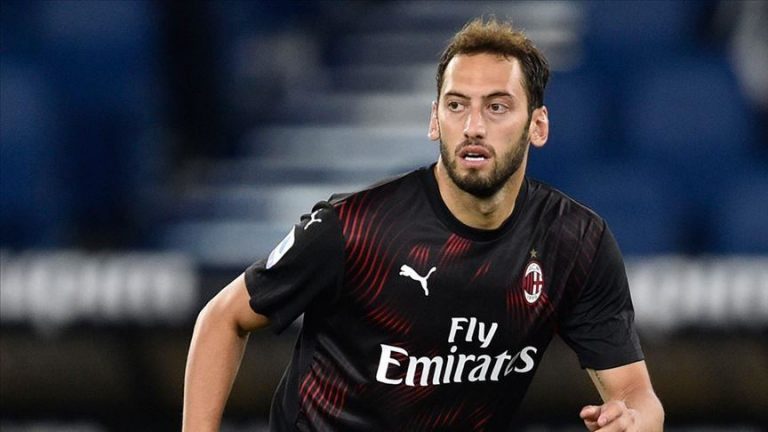 Football-Milan Football Club: Turkish Calhanoglu Is Most Valuable Player 2019-2020
