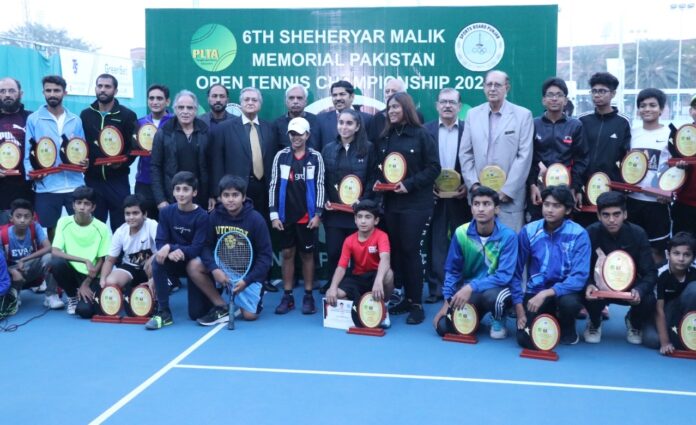 Group-Photo-with-chief-guest-Ehsan-Bhutta-and-Rao-Iftikhar